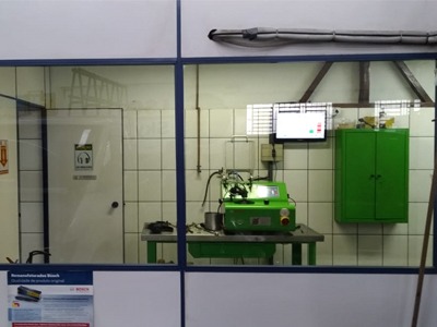 Mecânica com teste de bico injetor a diesel| Nevicar Diesel Service Imagem